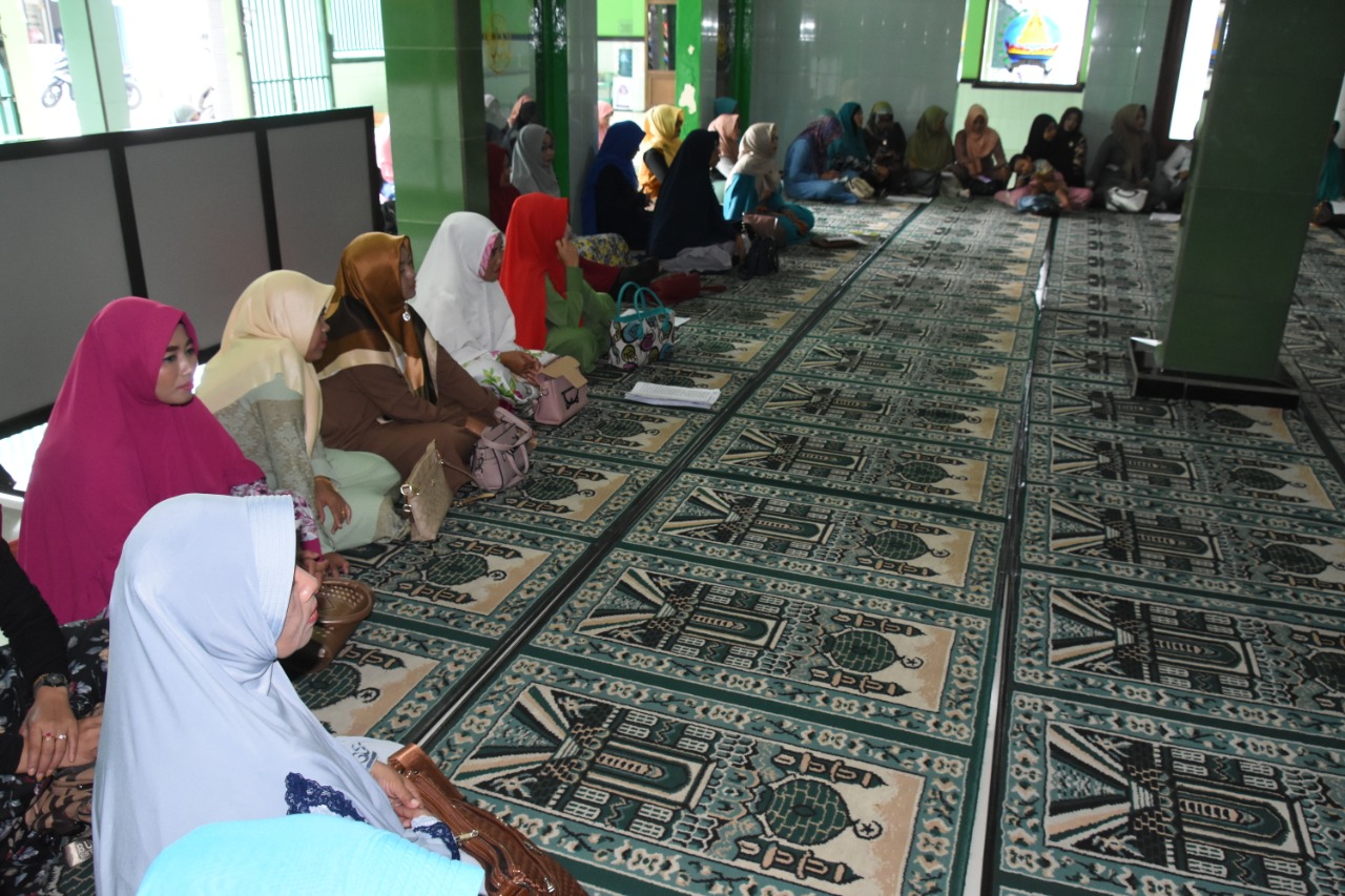 Persit Korem 073/Mkt Adakan Pengajian Rutin bulanan